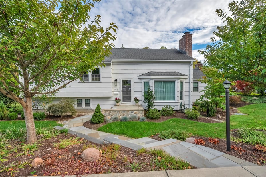 195 Hepburn Road Photo 1