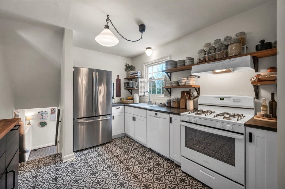 195 Hepburn Road Photo 18