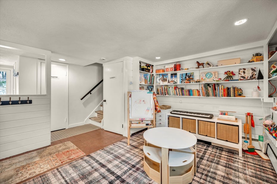 195 Hepburn Road Photo 35