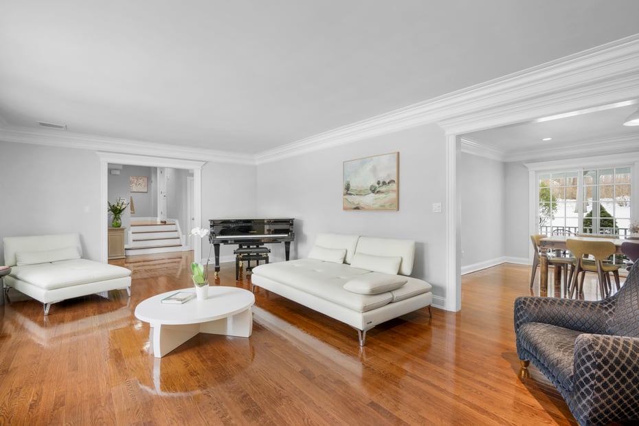 37 Barlow Lane Photo 5