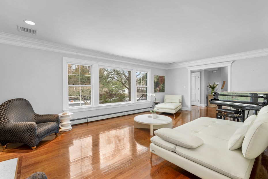 37 Barlow Lane Photo 6