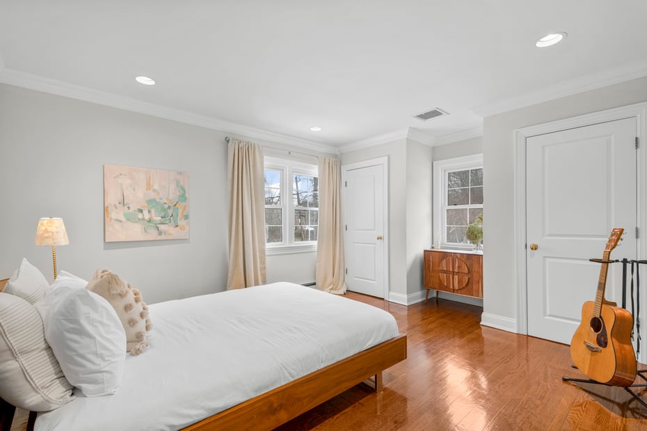 37 Barlow Lane Photo 13