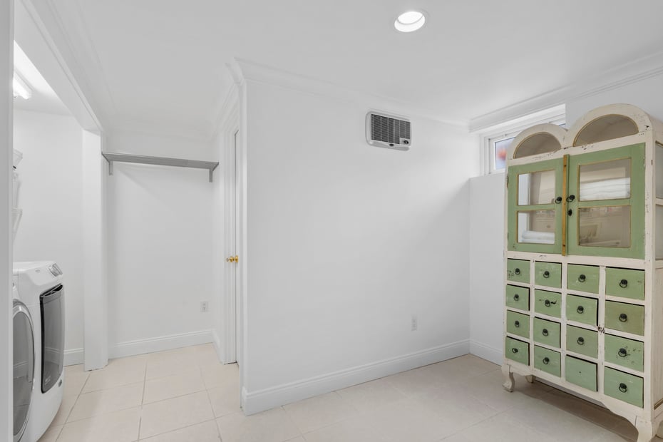 37 Barlow Lane Photo 23