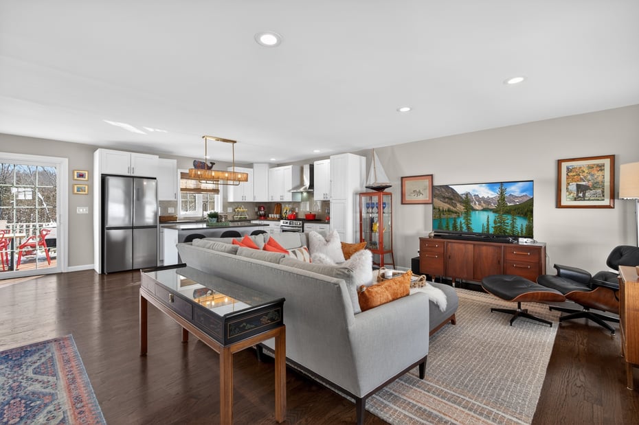 65 Plain Hill Road Photo 4