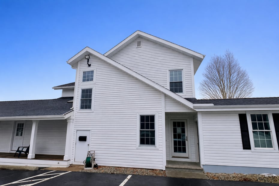 435 Foxon Road Photo 1