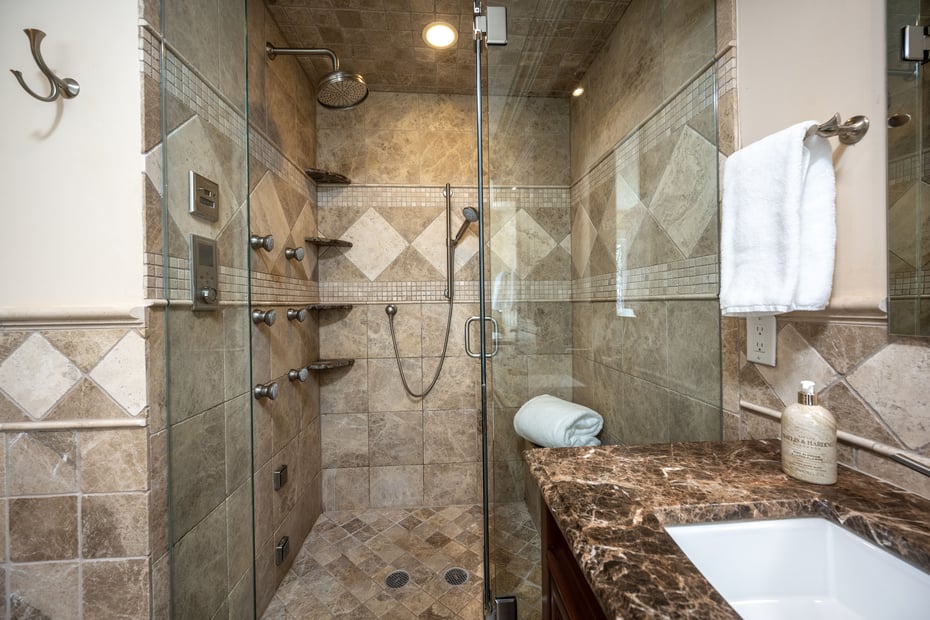 24 Country Club Lane Photo 20