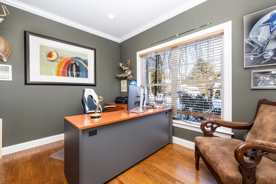 7 Hill Top Road Photo 10