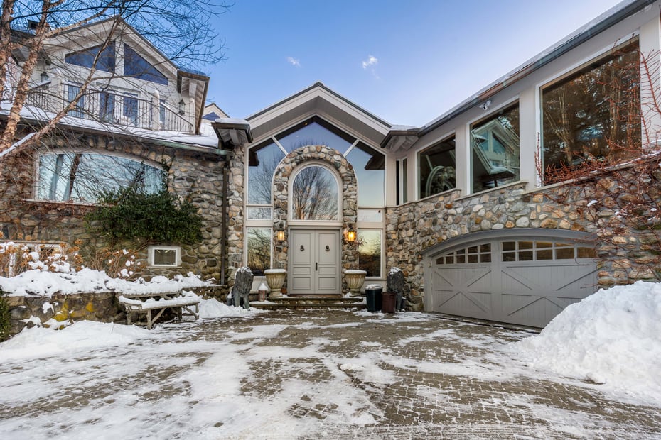 150 Old Farm Road N Photo 27