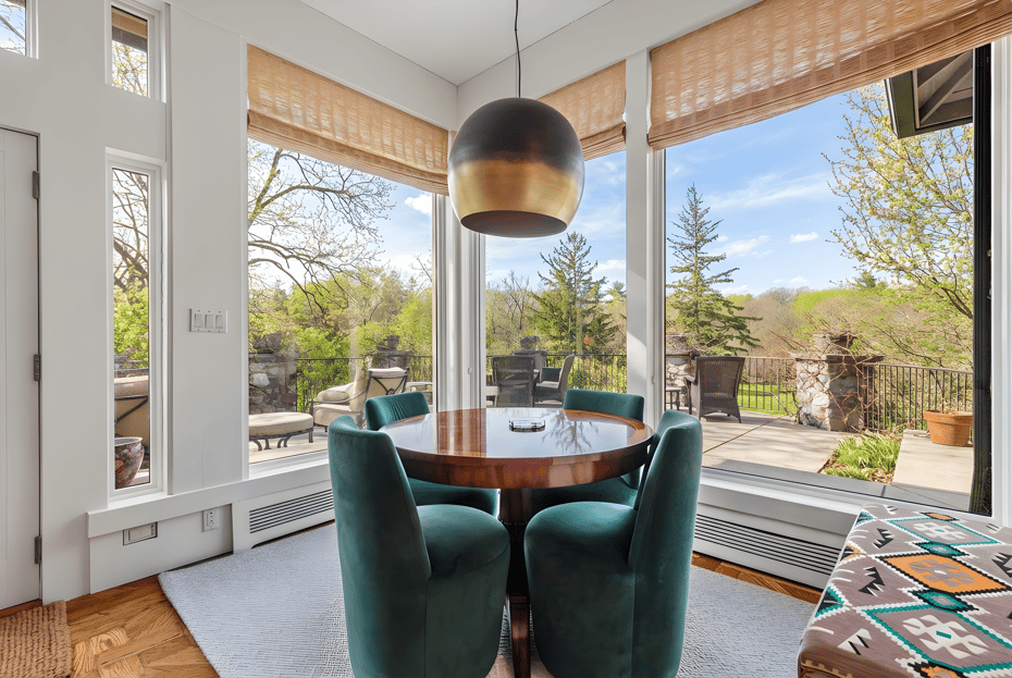 150 Old Farm Road N Photo 17