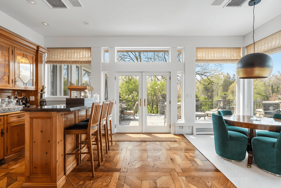 150 Old Farm Road N Photo 16