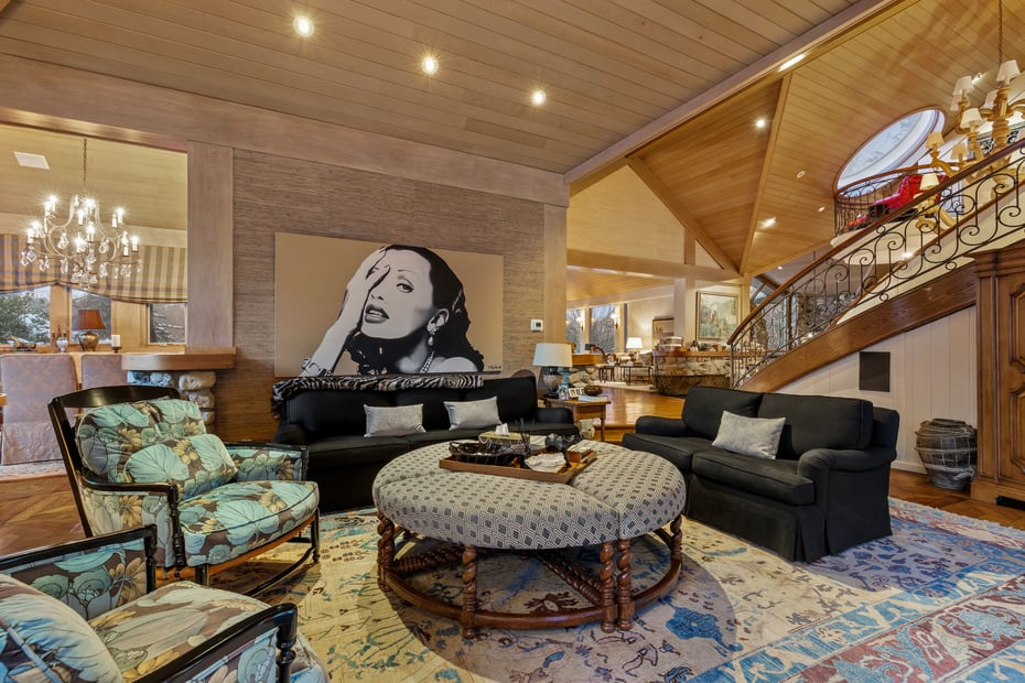 150 Old Farm Road N Photo 23