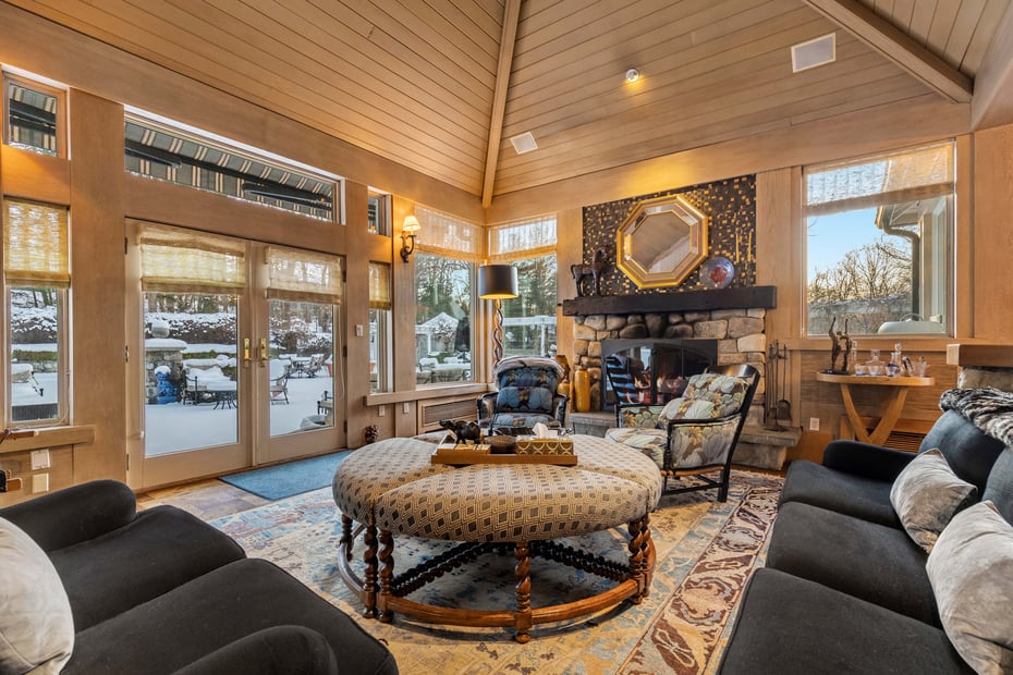 150 Old Farm Road N Photo 35