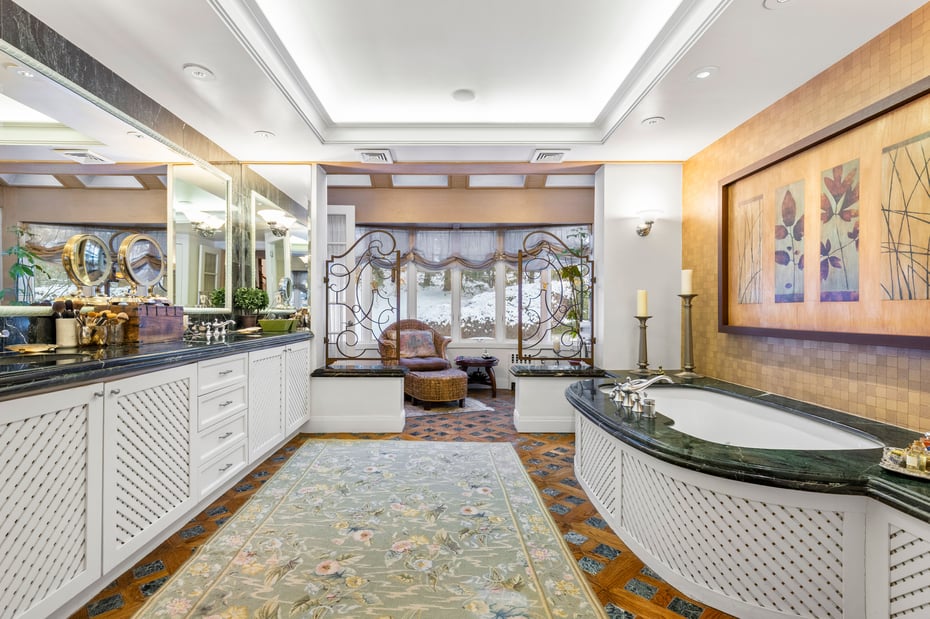 150 Old Farm Road N Photo 44