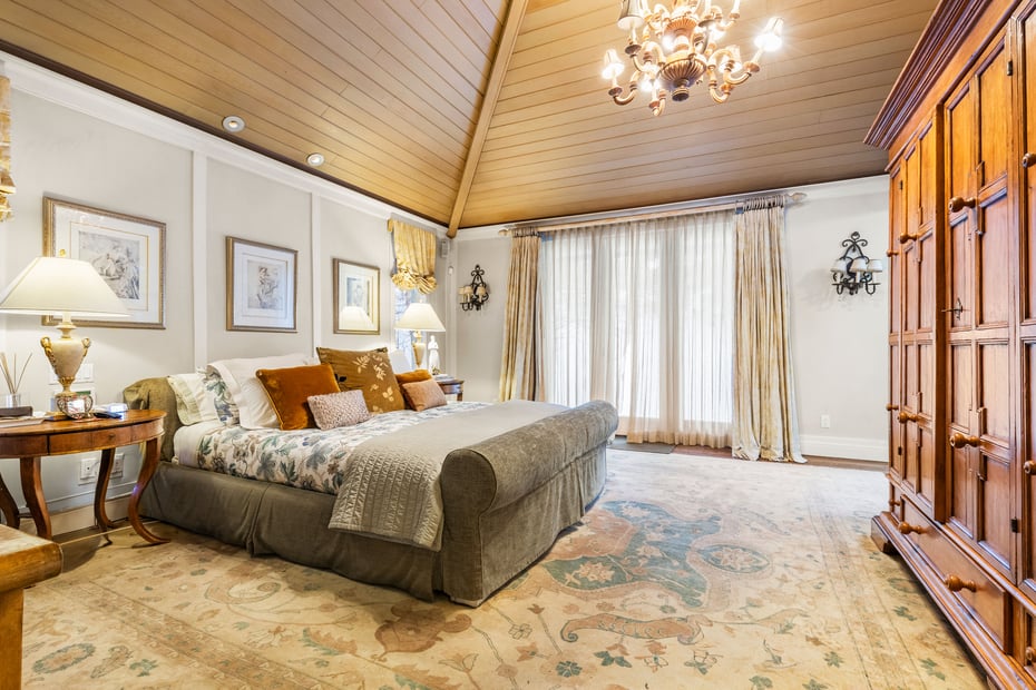 150 Old Farm Road N Photo 41