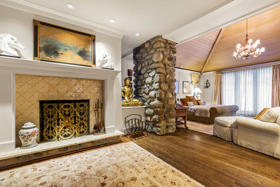 150 Old Farm Road N Photo 42