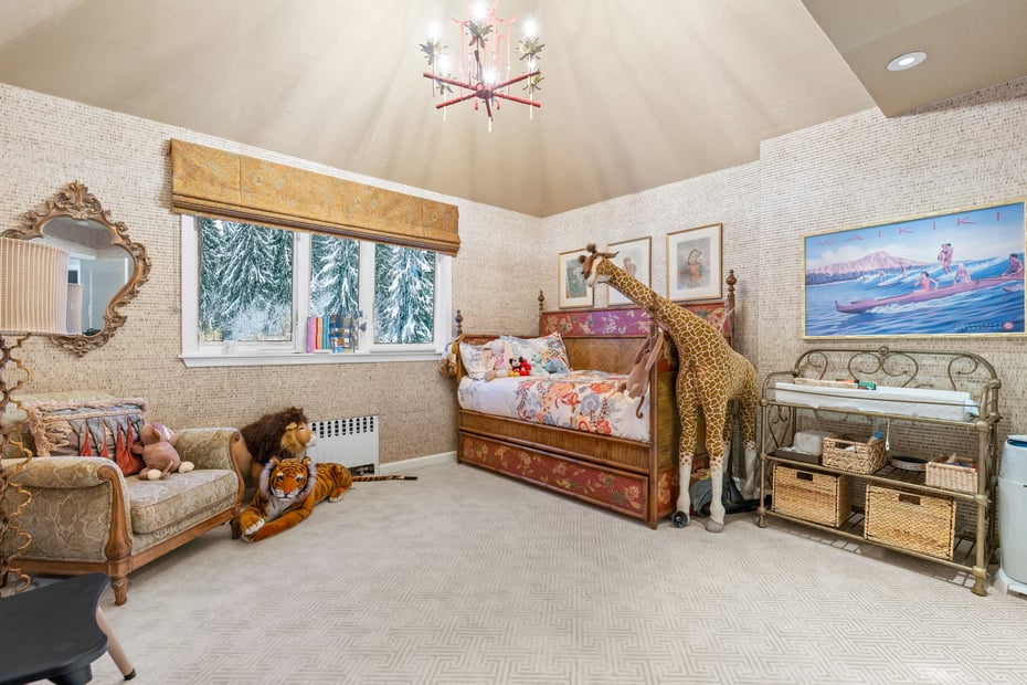 150 Old Farm Road N Photo 52