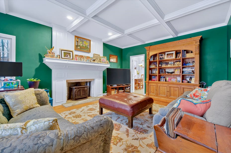 123a Peaceable Street Photo 9