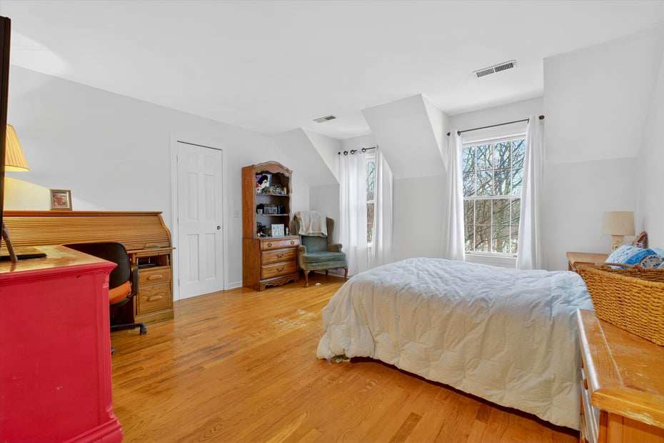 123a Peaceable Street Photo 17