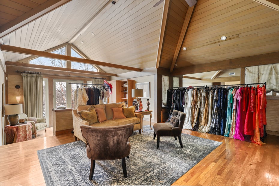 150 Old Farm Road N Photo 47