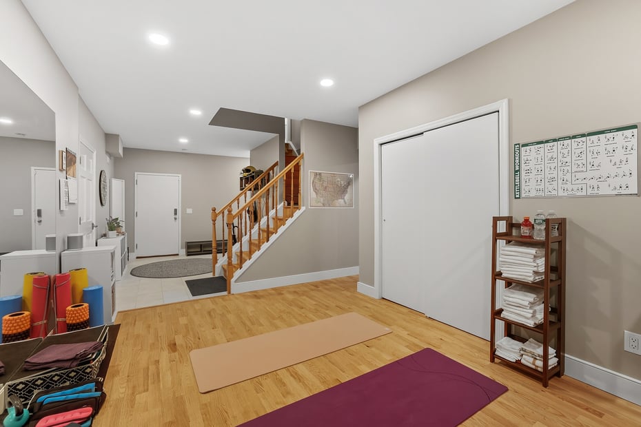 94 Holland Place Photo 32