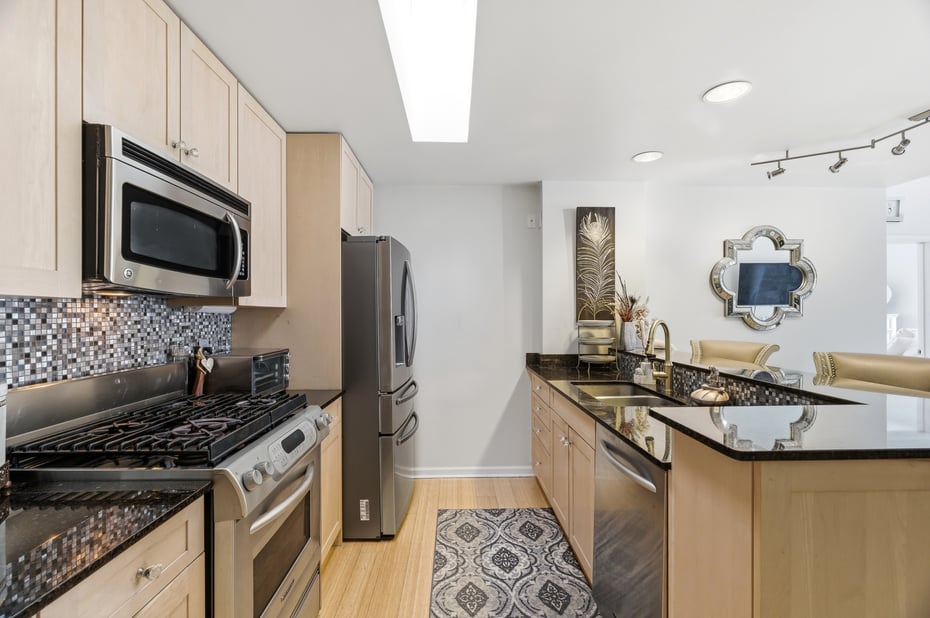 400 Bank Street  #APT 402 Photo 2