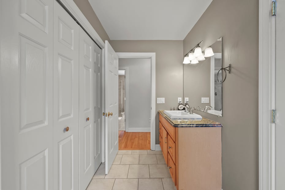 106 Nancy Ave Photo 33