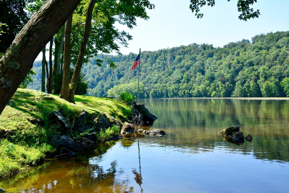 67 Lake Lillinonah Road North Photo 1