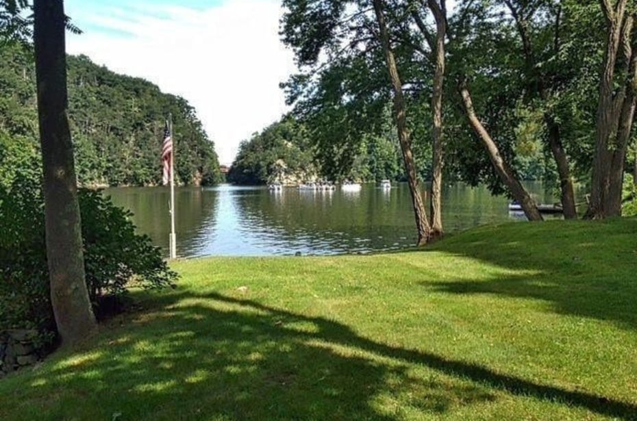 67 Lake Lillinonah Road North Photo 33