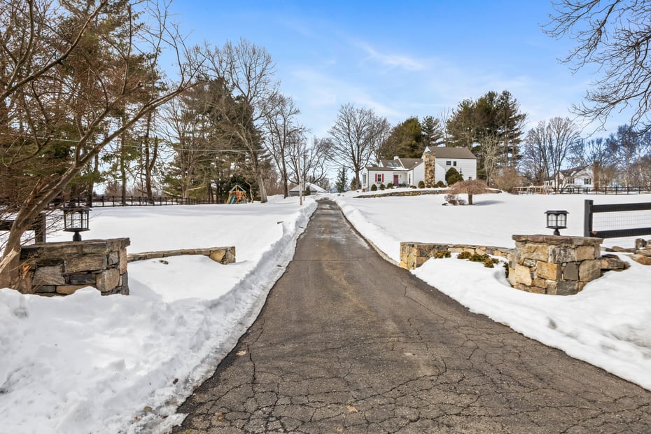 773 Ridgebury Road Photo 5