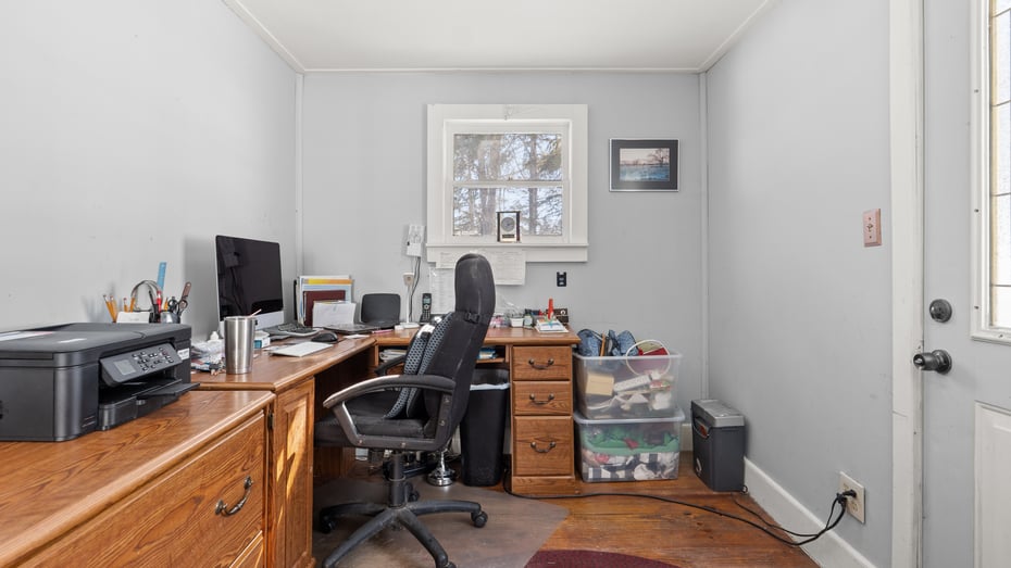 93 South Main Rd Photo 17