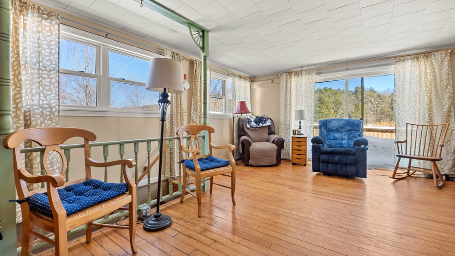 93 South Main Rd Photo 18