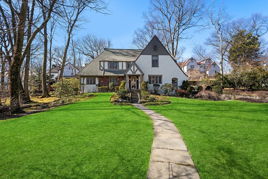 103 Aviemore Drive Photo 2