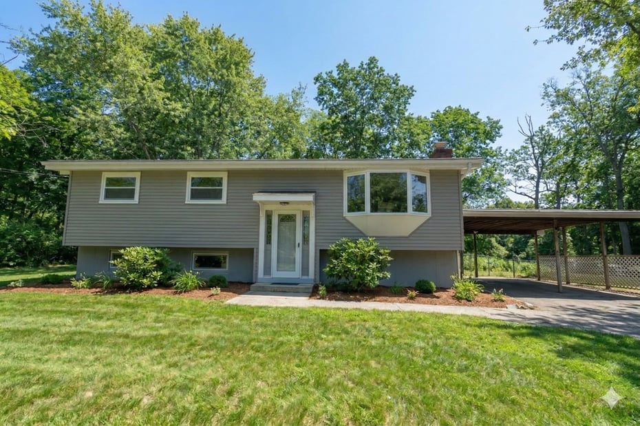 14 Pennywise Lane Photo 1