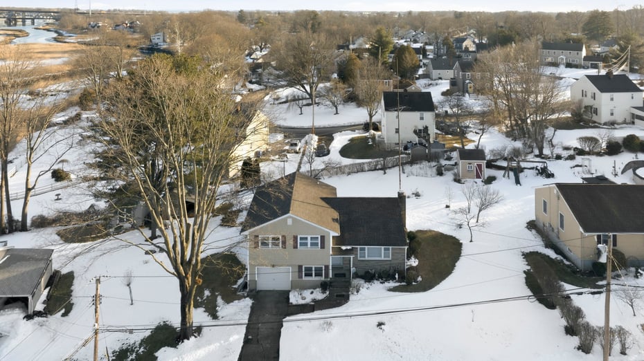 66 Bridgeview Place Photo 2