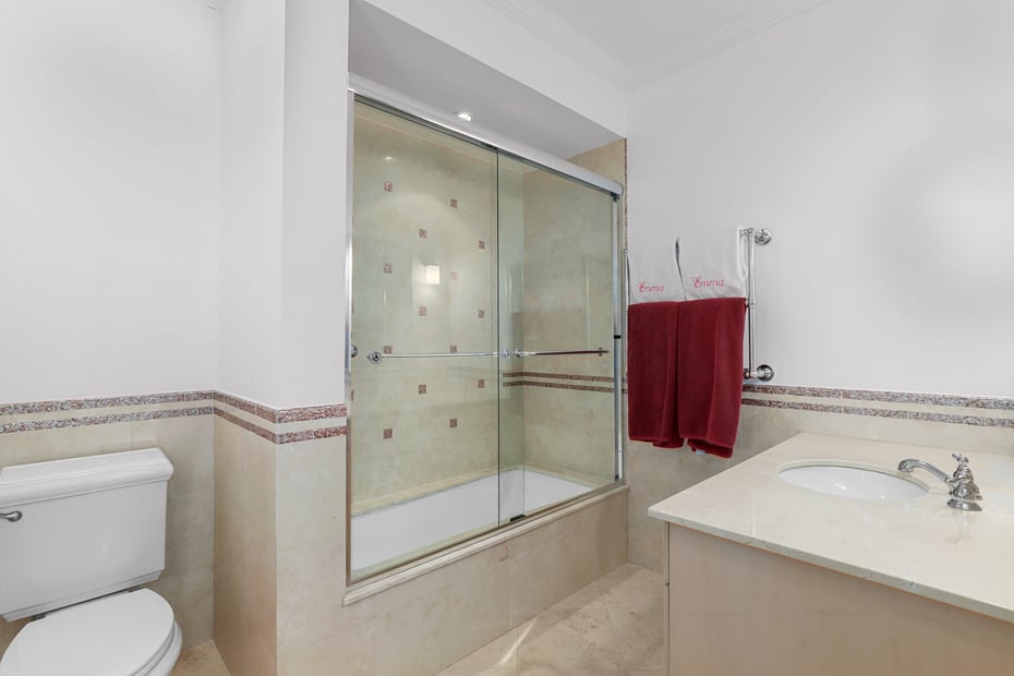 1 Laurelwood Court Photo 32