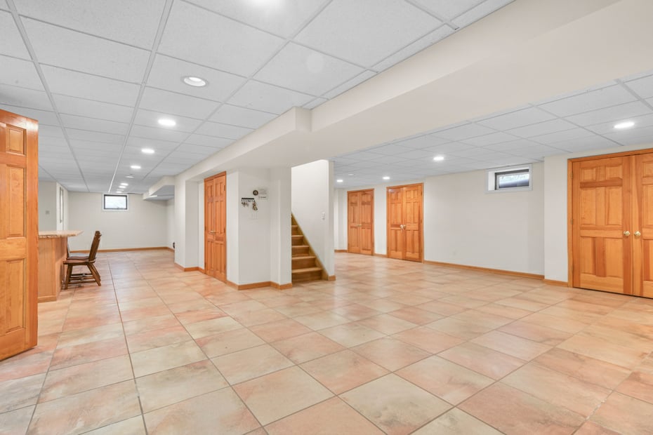 50 Evergreen Row Photo 13