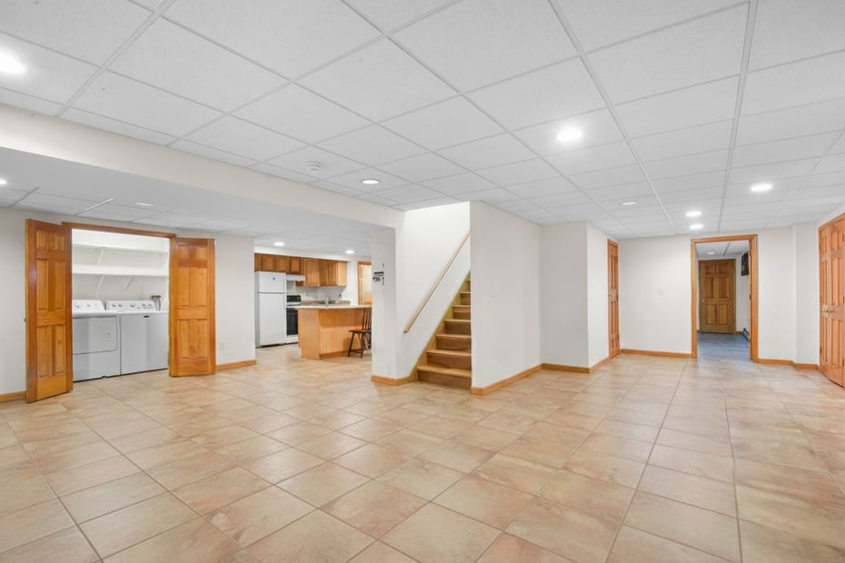 50 Evergreen Row Photo 15