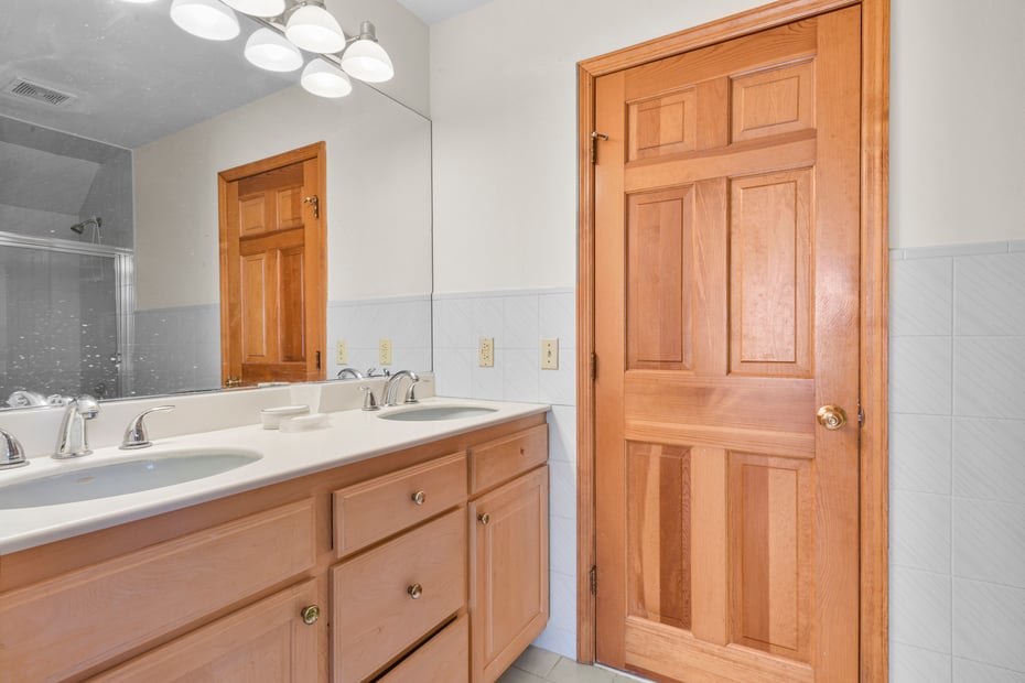 50 Evergreen Row Photo 11