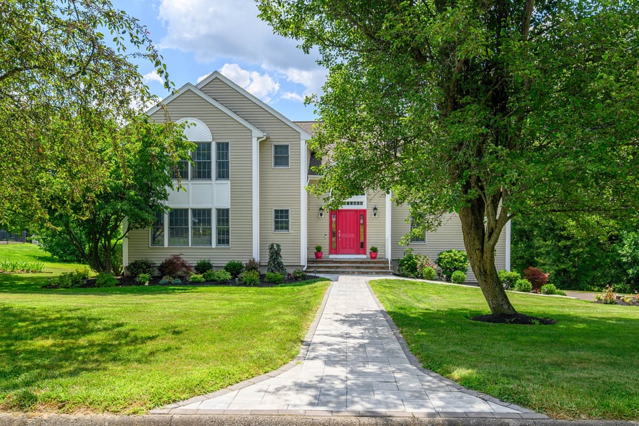 20 Laura Drive Photo 2