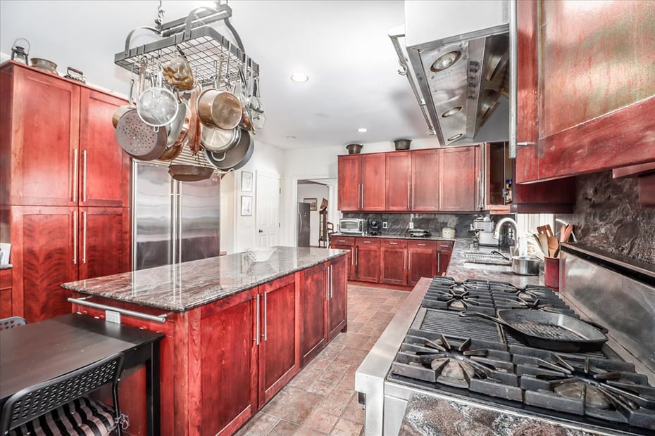 80 Maple Road Photo 16