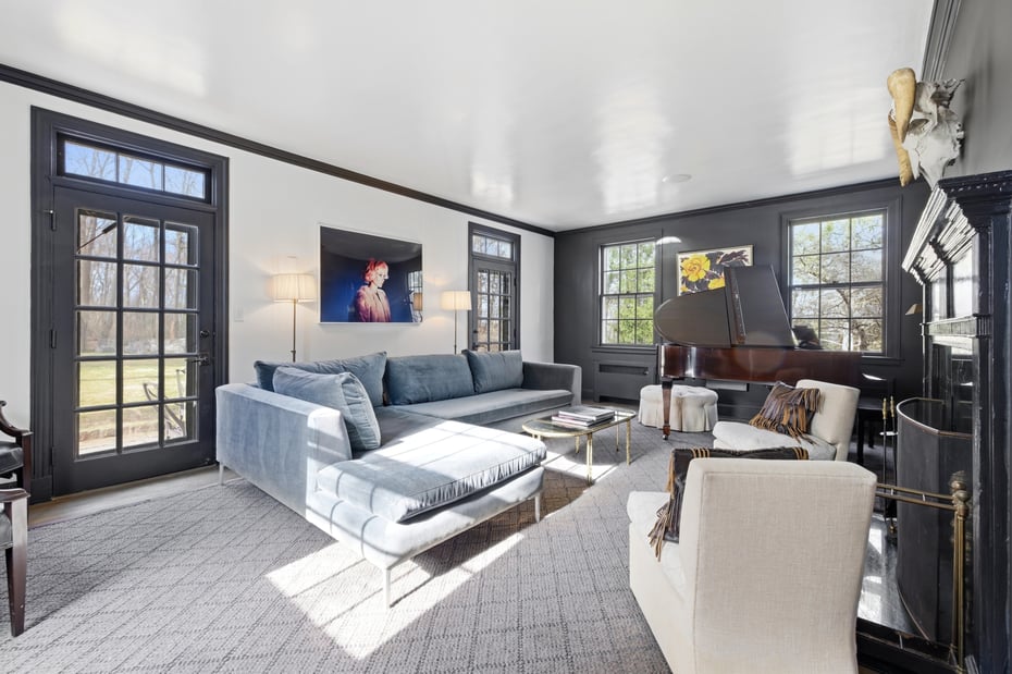 314 Mclain Street Photo 6