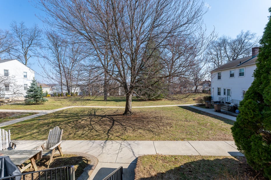 221 Sylvan Knoll Road Photo 2