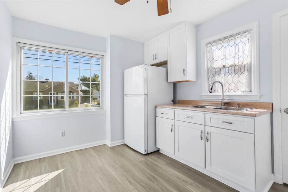 80 Holcomb Street Photo 8