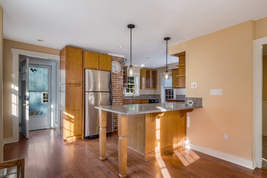 97 Commerce Street Photo 4