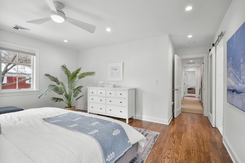 1054 Clay Avenue Photo 20