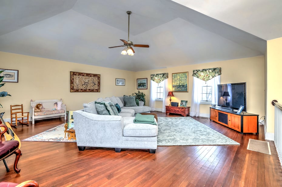 152 West River Street Photo 20