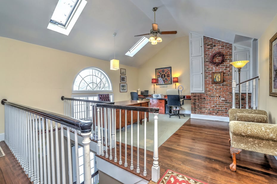 152 West River Street Photo 23