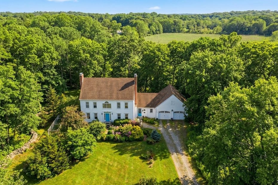 17 Colonial Drive Photo 1