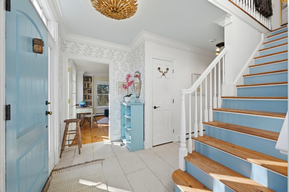 17 Colonial Drive Photo 6