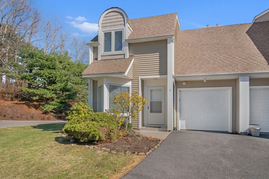 1 Spring Pond Drive #1 Photo 3